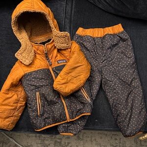 Patagonia reversible 3T coat and pants set
